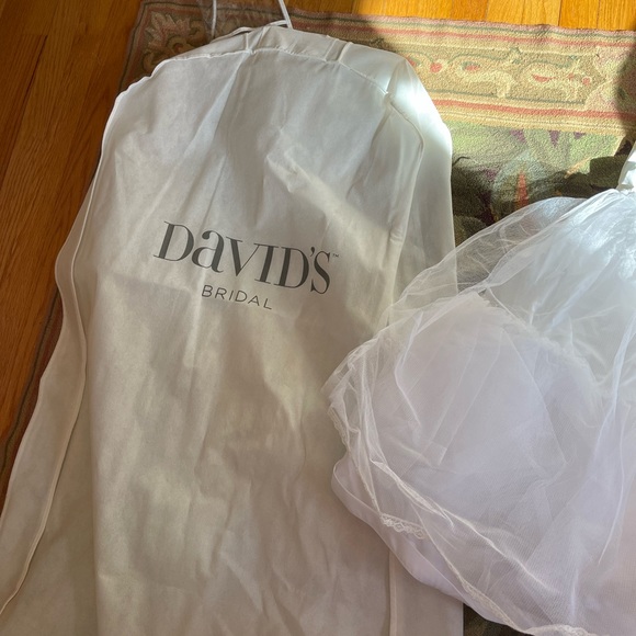 Wedding Dress Size 16 - Picture 11 of 16